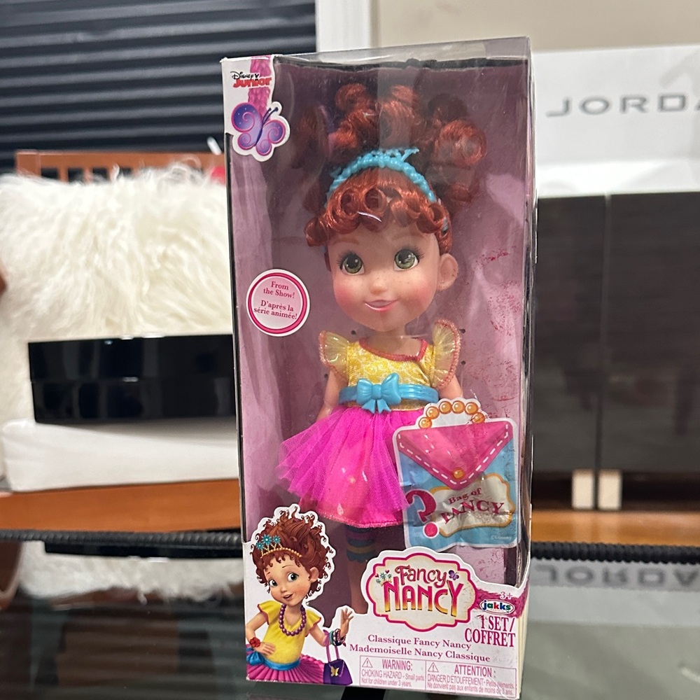 Fancy Nancy doll🎀